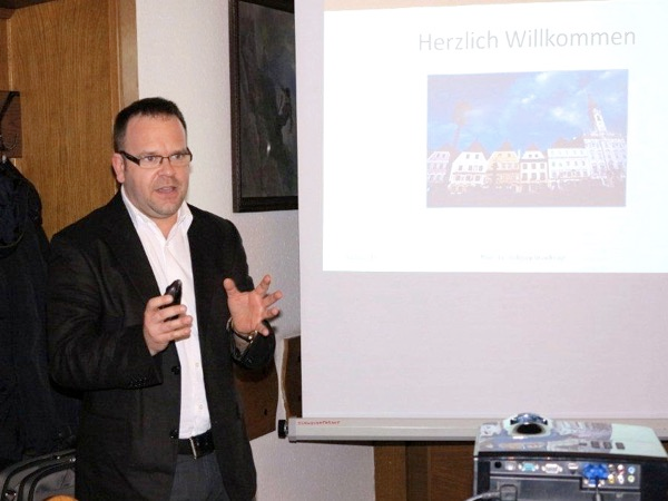 Dr. Wolfgang Brandmayr beim Vortrag